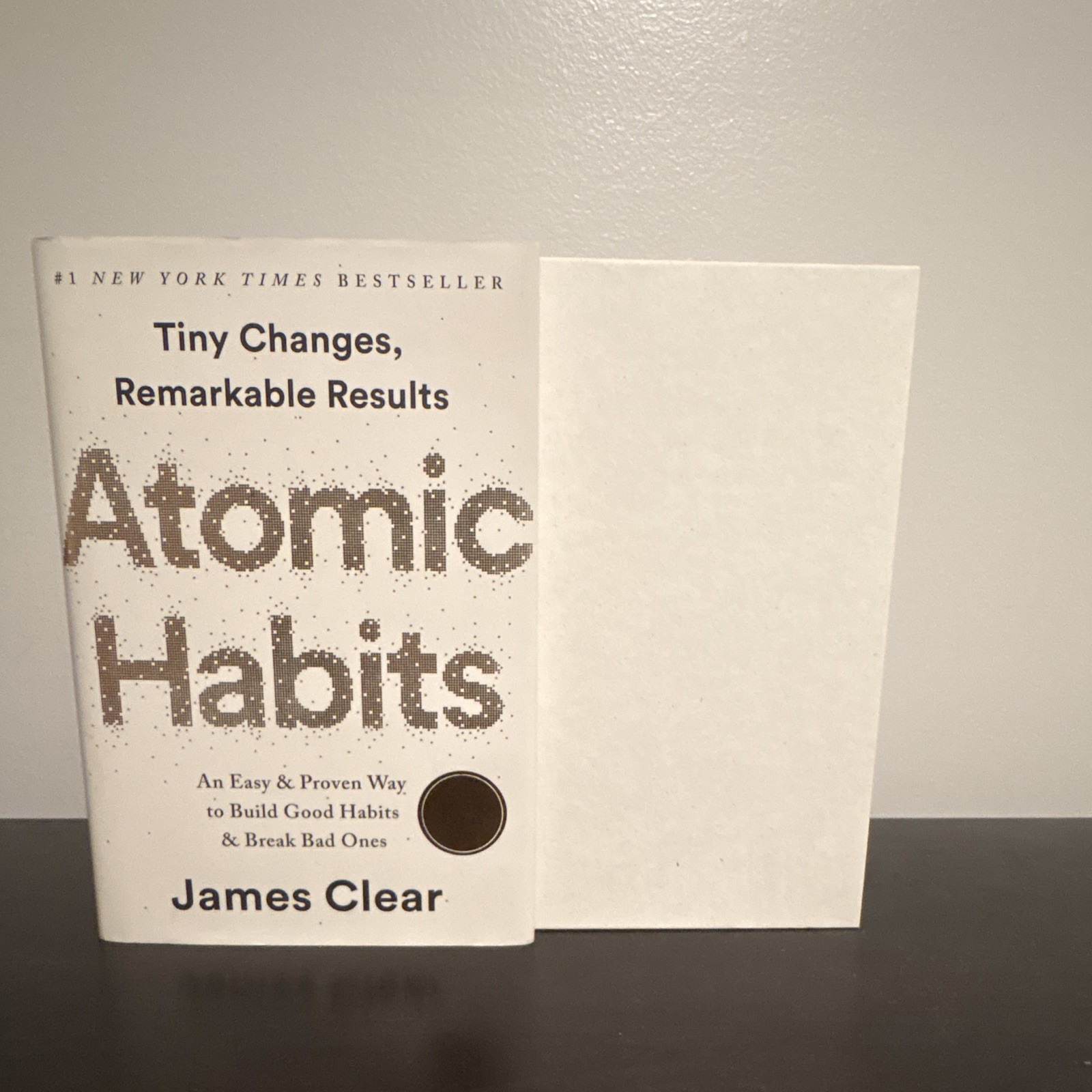 Atomic Habits by James Clear Hardcover w/ Dust Jacket, Avery Self-Help