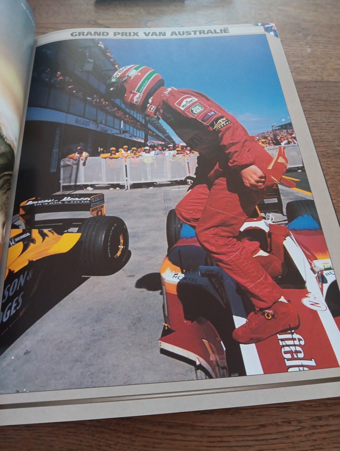FORMULA I BOOK 1999. DUTCH LANGUAGES. 176 PAGES