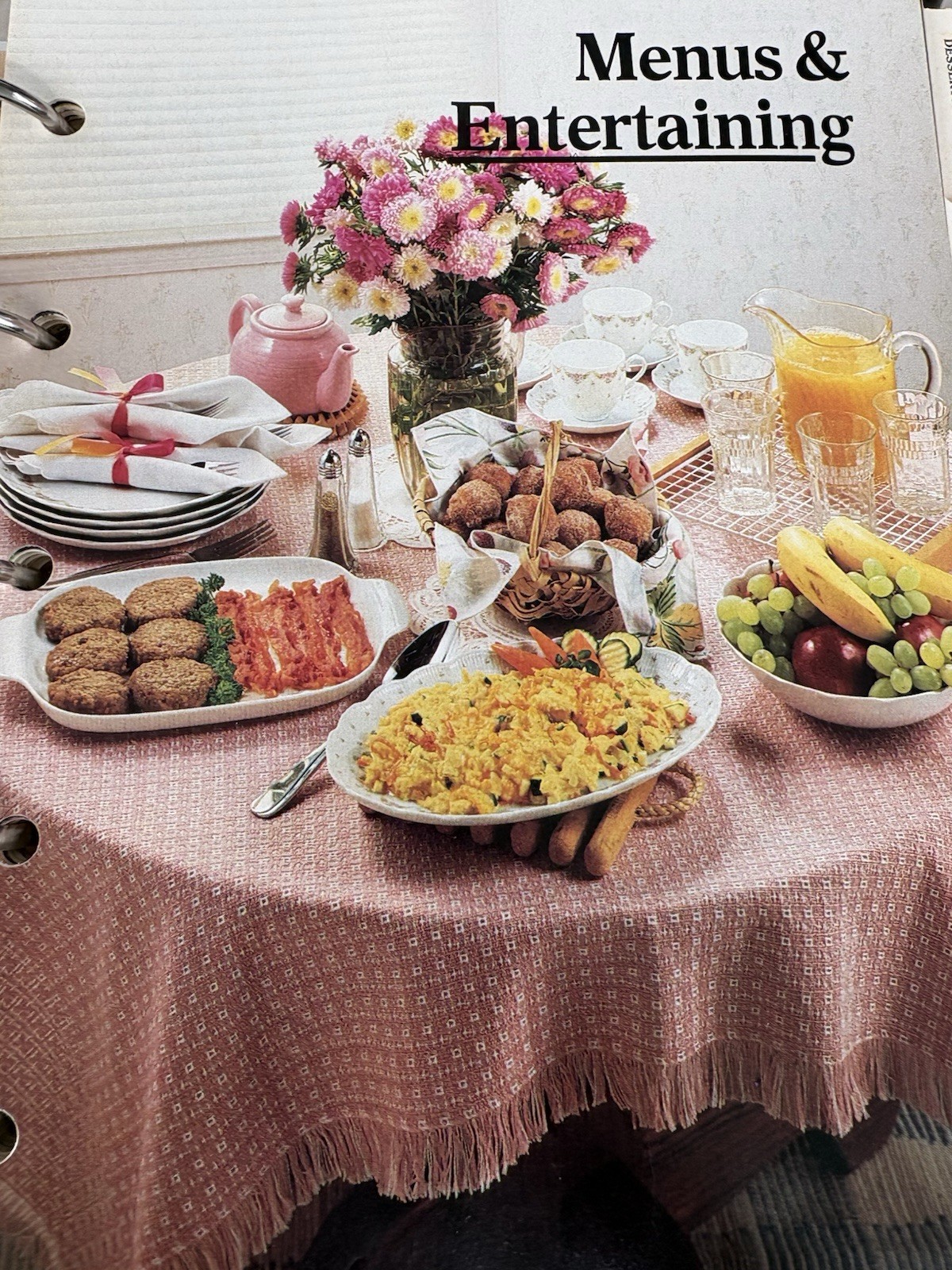 Vintage 1989 The Pillsbury Cookbook 5 Ring Hardcover Binder 448 Pages