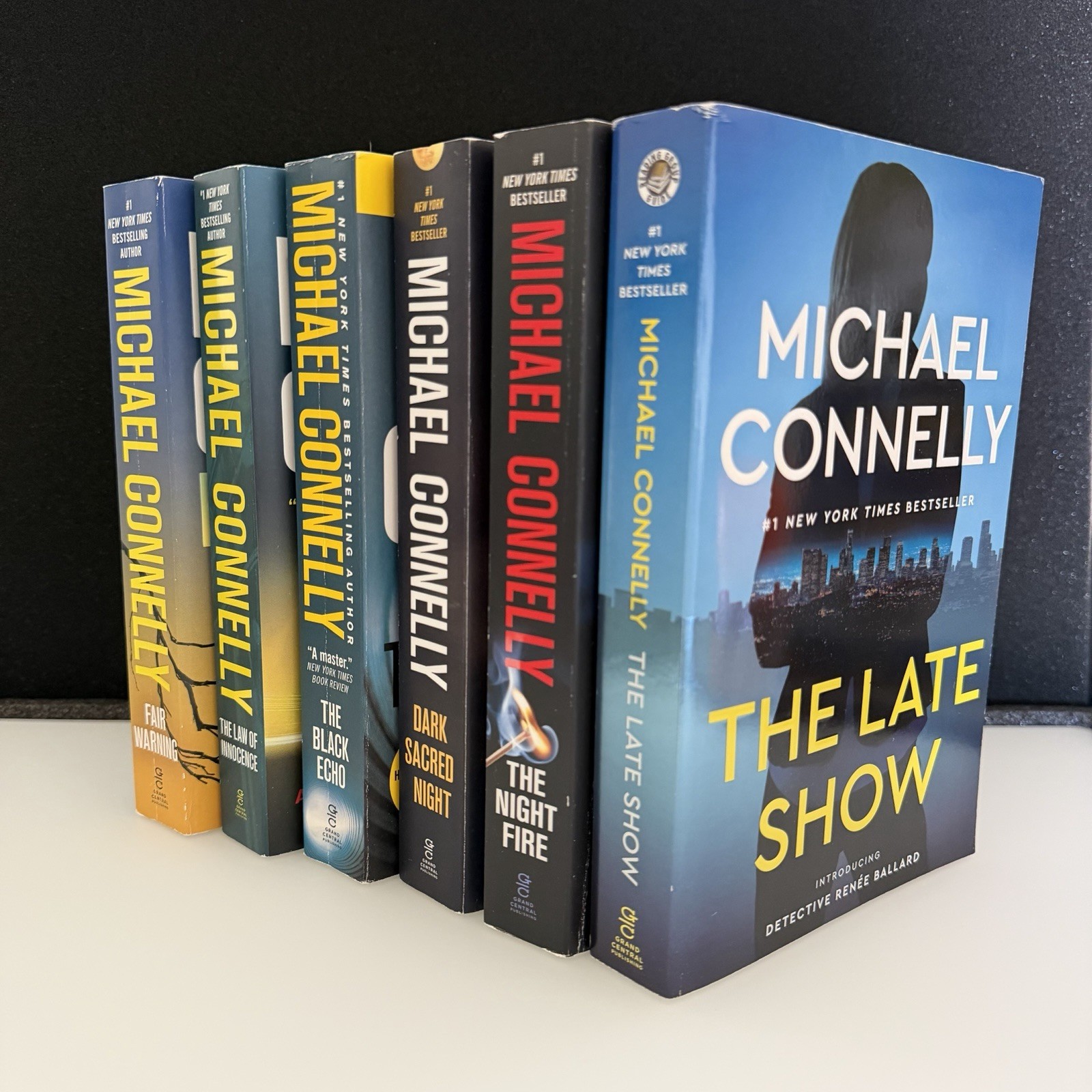 Lot of 6 Michael Connelly Paperback Books
