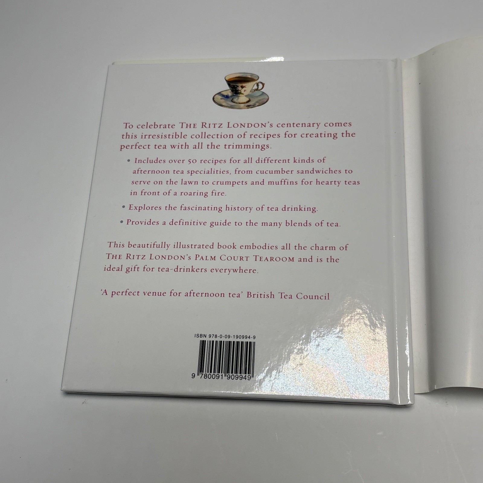 Ritz London Book of Afternoon Tea: Art and Pleasures of Taking Tea Ebury Press